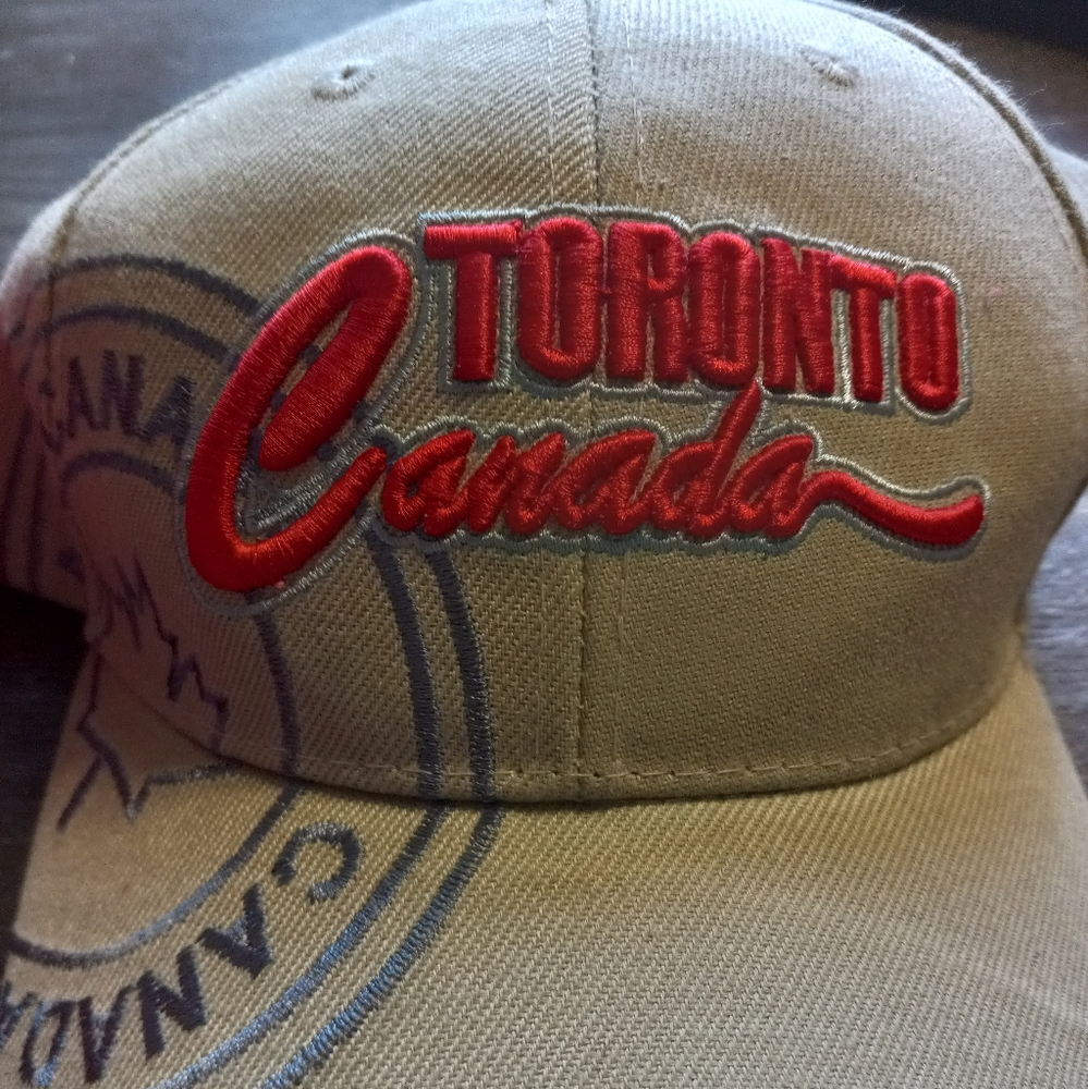 Two Canadian hats - Picture 2 of 4